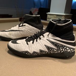 Indoor soccer shoes futsal